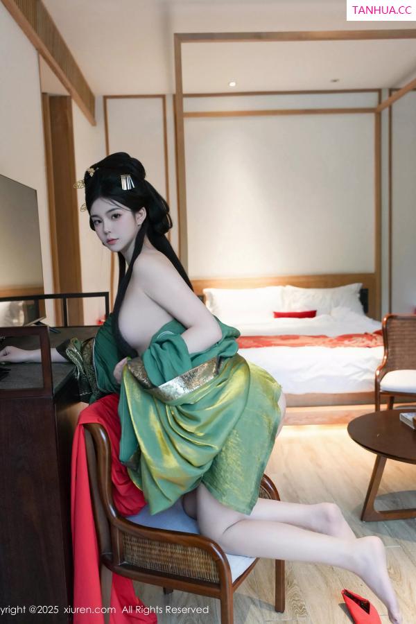   [XiuRen]高清写真图 2025.04.09 No.10126 雪糕CiCi 性感古风第58张图片